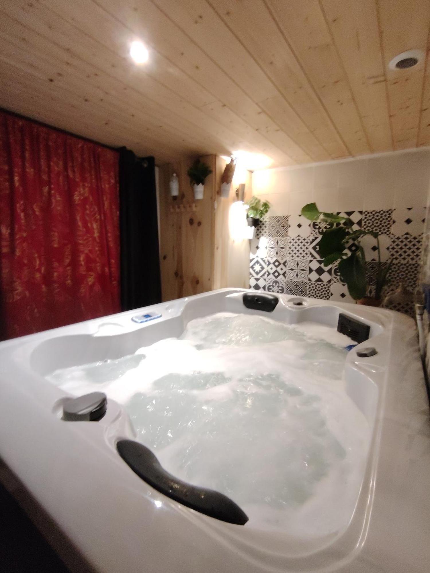 Sweet Loft Grenoble-Love Room Avec Jacuzzi & Sauna 外观 照片